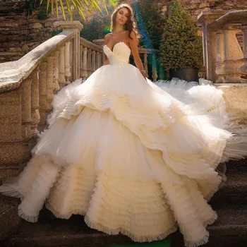 Okouzlující Svatební Šaty Bez Ramínek Miláček Vysoký Pasu Flitry Nášivka Čistě Bílé Vrstvené Opuchlé Tylu Nevěsty Šaty Plus Velikosti